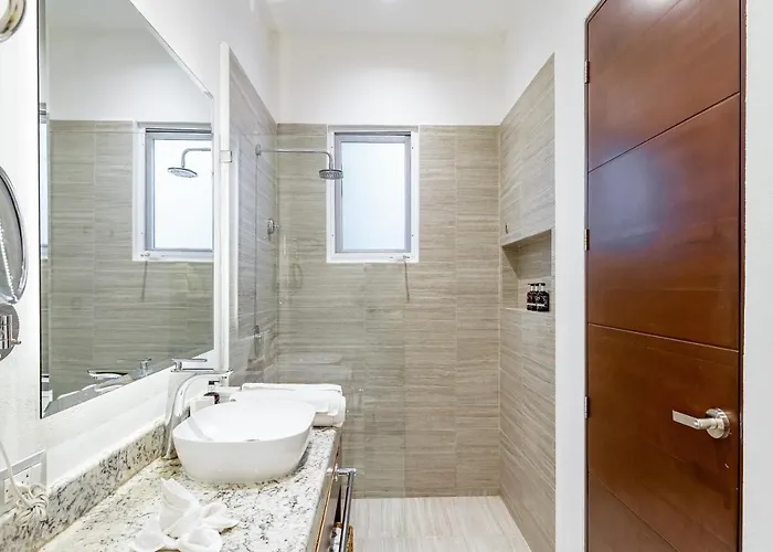 Bonita, Private Pool, Jacuzzi, Concierge Holiday home