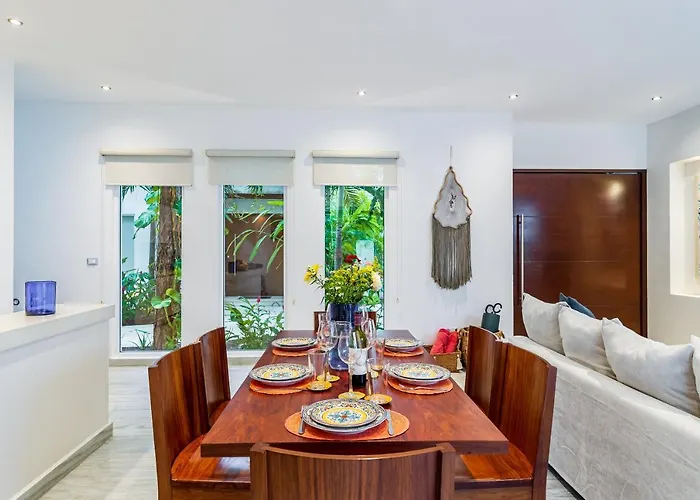 Bonita, Private Pool, Jacuzzi, Concierge Holiday home